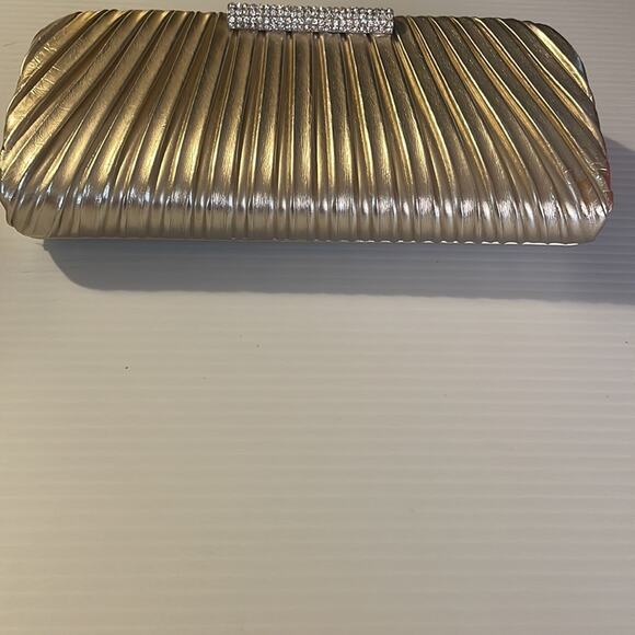 Gold pleated rectangular crystal encrusted fold over clutch evening bag - Picture 4 of 11